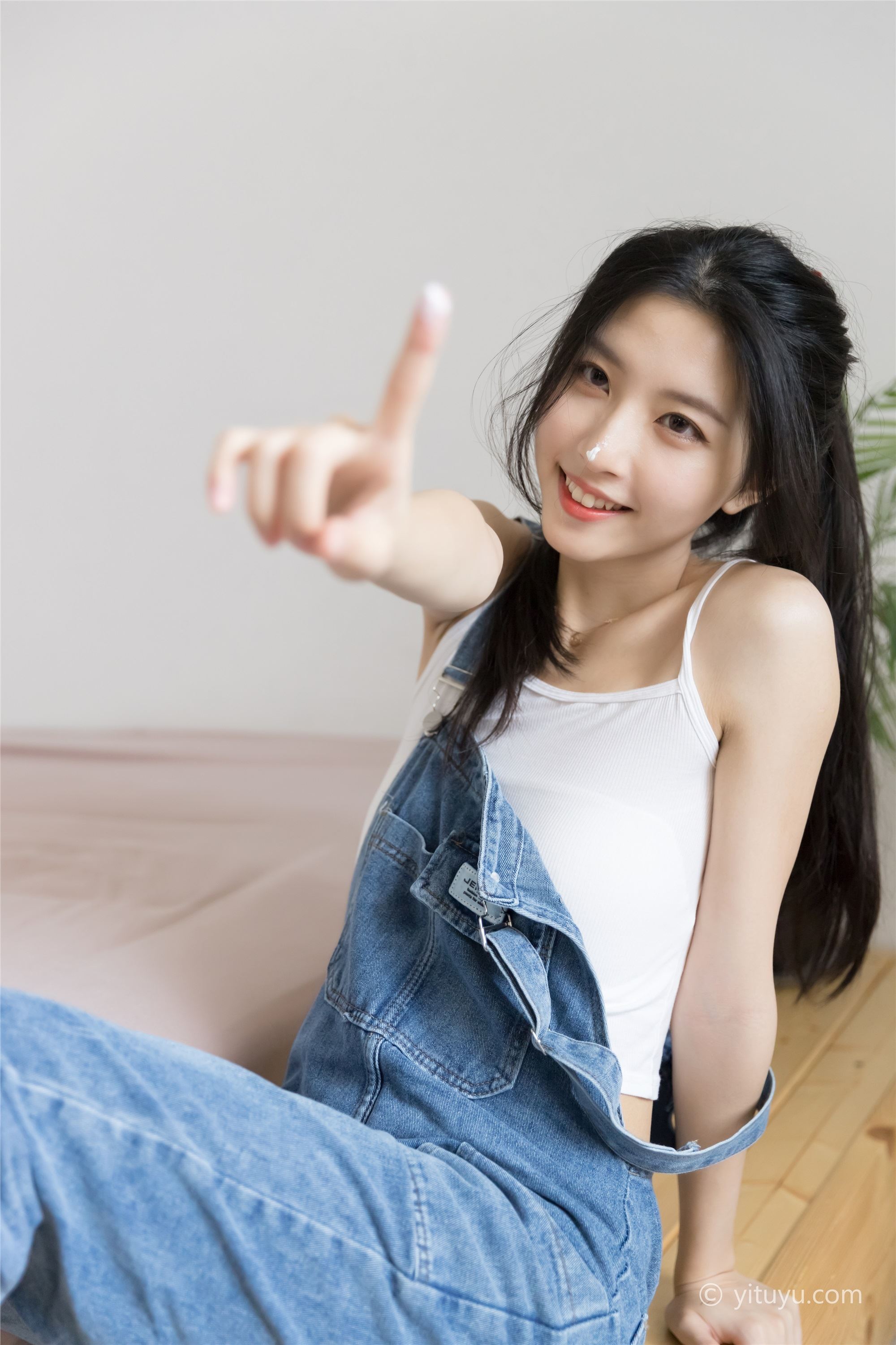 YITUYU 艺图语 2021.04.21 蓝色牛仔裤 小铟